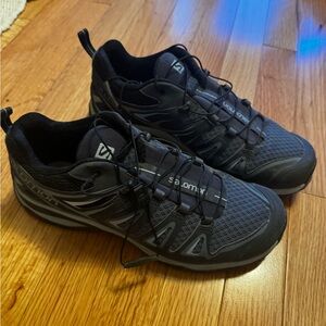 Salomon Women's Gray and Black Athletic Shoes